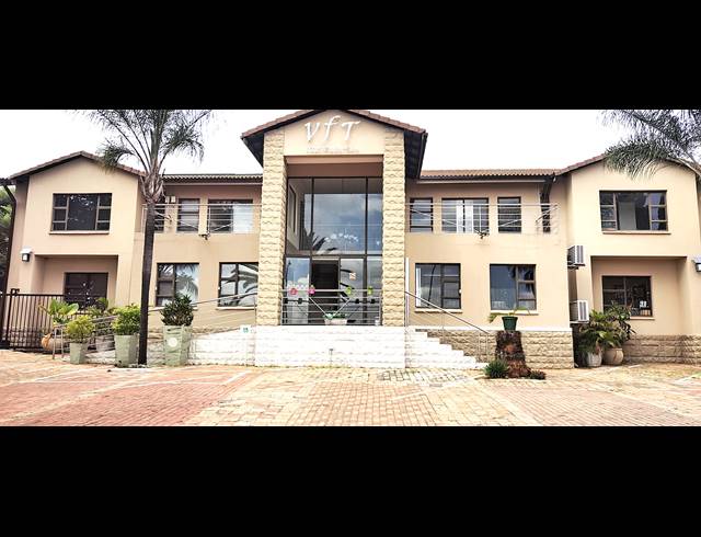 80M² BUSINESS CENTRE TO LET IN ELDORAIGNE